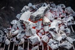 BlackSellig Steakhousekohle / Restaurant Holzkohle 10 Kg 5 BlackSellig Steakhousekohle / Restaurant Holzkohle 10 Kg -Natur Erlebnis Black Sellig Restaurant Kohle Glutbild