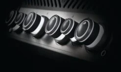 Napoleon Rogue SE 525 Gasgrill - All-black - Grillfürst Edition Inkl. Abdeckhaube - SMART Deal Inkl. Grillfürst Grill Control - Modell 2022 -Natur Erlebnis Napoleon Gasgrill SE525 Drehregler beleuchtet