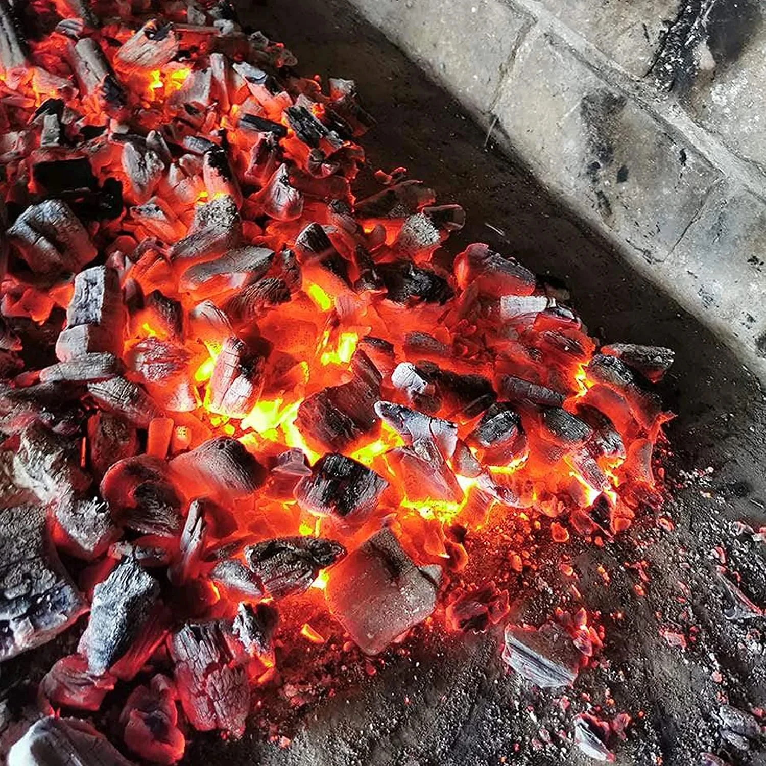 Big Green Egg Woody Holzkohle Buchenholz 10 Kg - Rauchfrei 2 Big Green Egg Woody Holzkohle Buchenholz 10 Kg - Rauchfrei – Bild 2